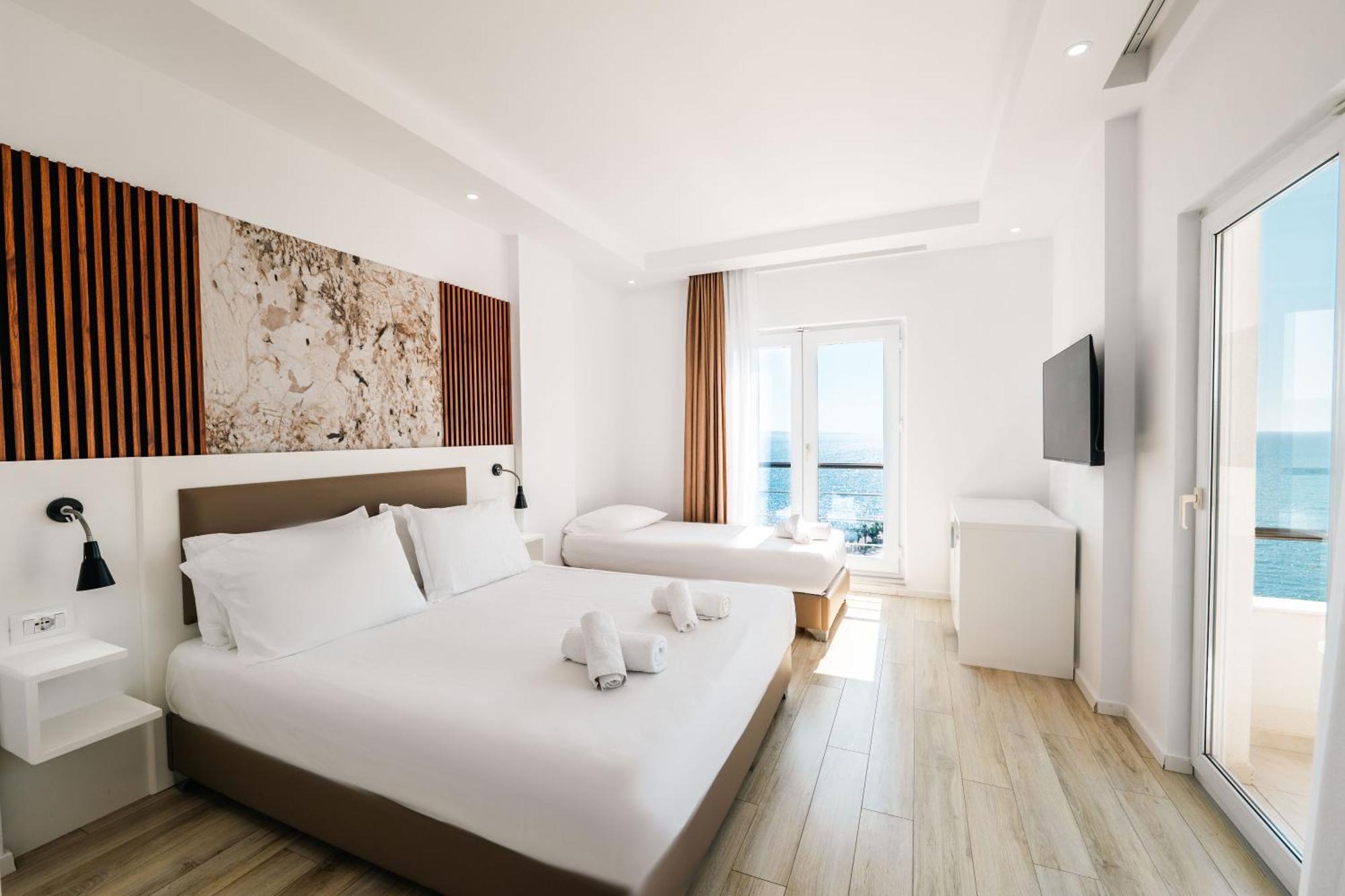 Helia Seaside Hotel Sarandë Exterior foto
