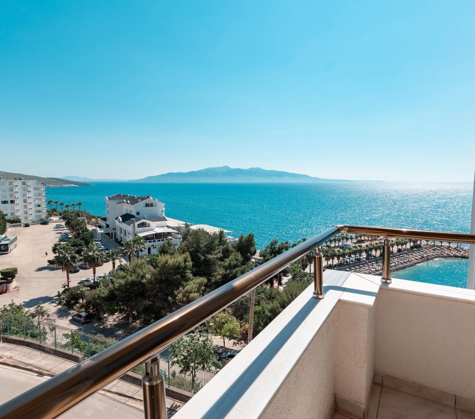 Helia Seaside Hotel Sarandë Exterior foto