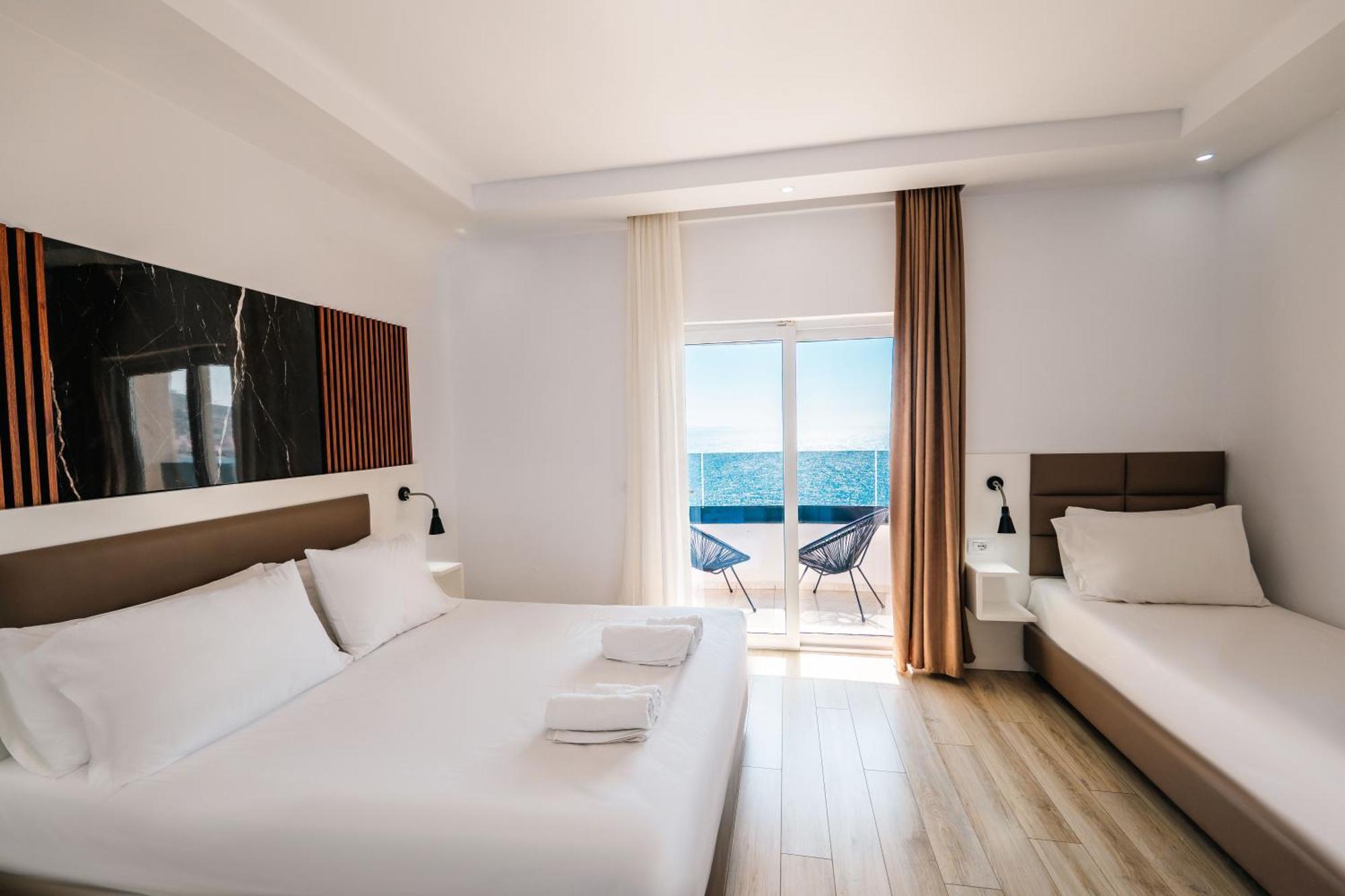 Helia Seaside Hotel Sarandë Exterior foto