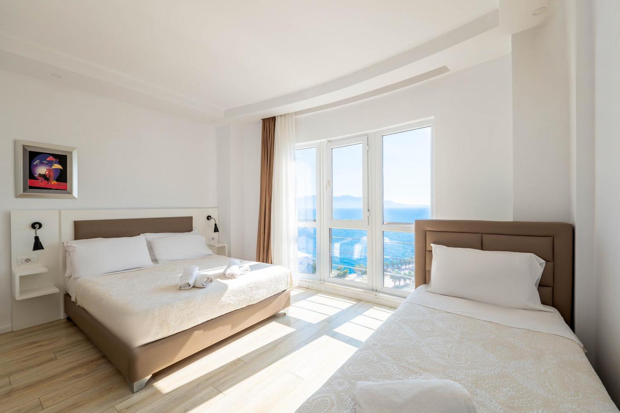 Helia Seaside Hotel Sarandë Exterior foto