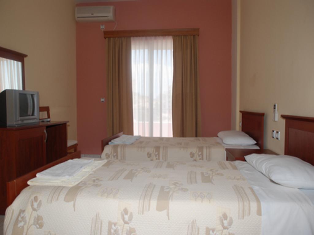 Helia Seaside Hotel Sarandë Quarto foto